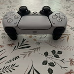 DualSense PS5 controller like new, original white