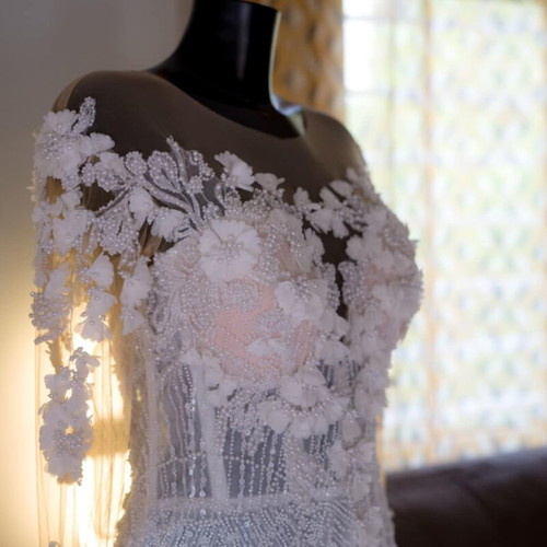 Gorgone Wedding Dress like new with 3D flowers and fine beads