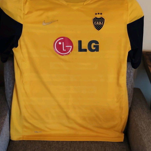 Boca Juniors sports jersey size L like new