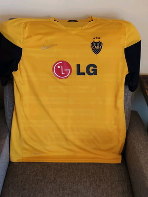 Boca Juniors sports jersey size L like new