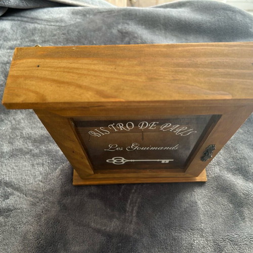 Wooden key holder with 6 slots and glass new