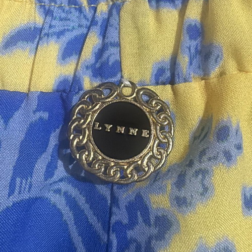 Lynne shorts new, blue and yellow, size 38 medium