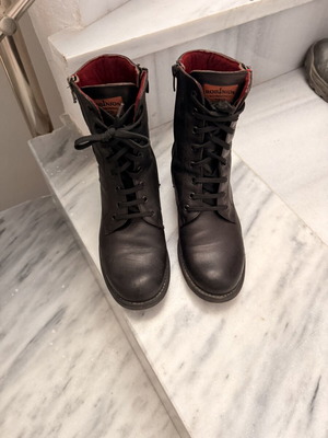 Robinson boots size 38 with zippers and velvet lining like new