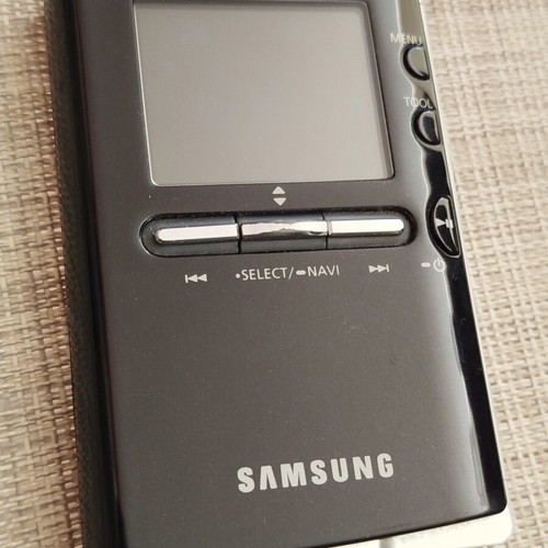 Samsung YH-J70 MP3 Player vintage used for parts or repair