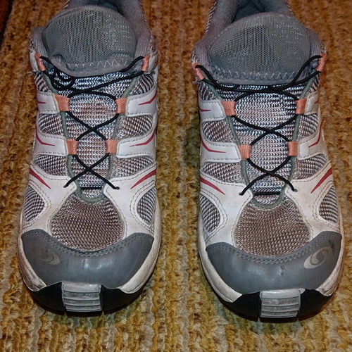 Salomon sports shoes like new, size 36