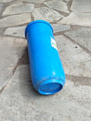 Replacement container for 10'' central water filter used