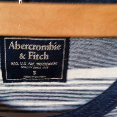 Abercrombie and Fitch tshirt size S like new, gray