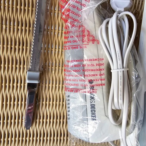 Electric knife Black & Decker new, corded