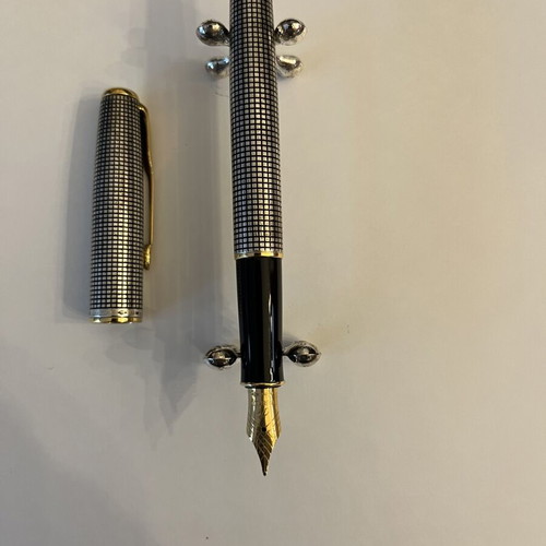Parker Sonnet pen sterling silver with 18kt gold nib like new