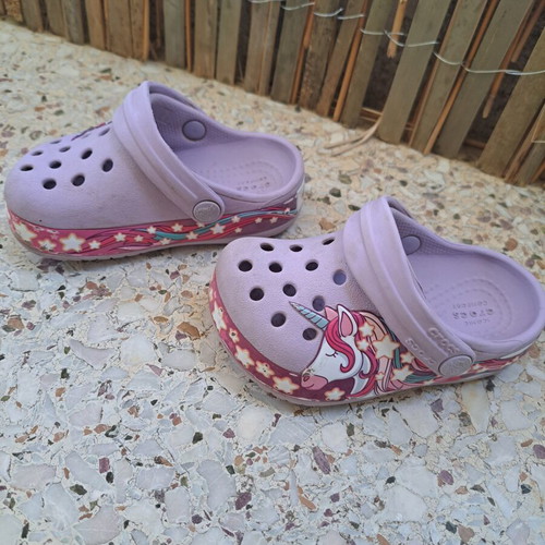 Crocs for girl size 20-21 used