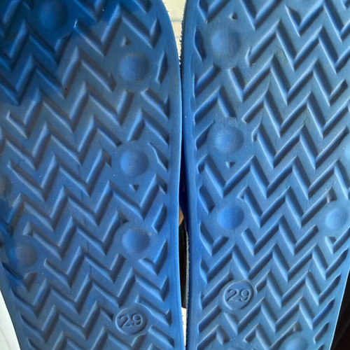 Sonic slippers size 29, blue