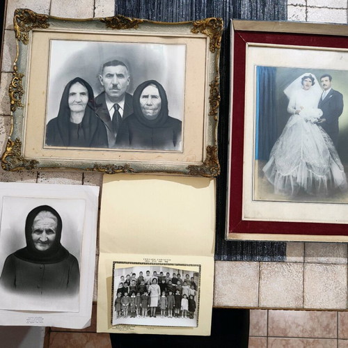 Vintage photo frames pack of 4, like new, 1950s-60s