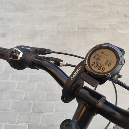 Fenix 6X smartwatch used, charging issue, good condition