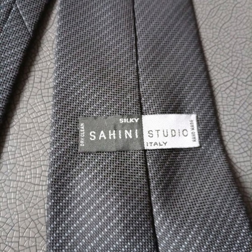 Tie gray with small blue dots like new
