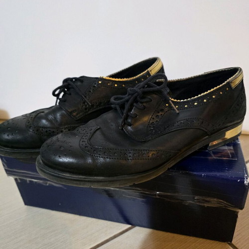 Women's Leather Kricket Oxfords (Size 36) - Ideal for Office
