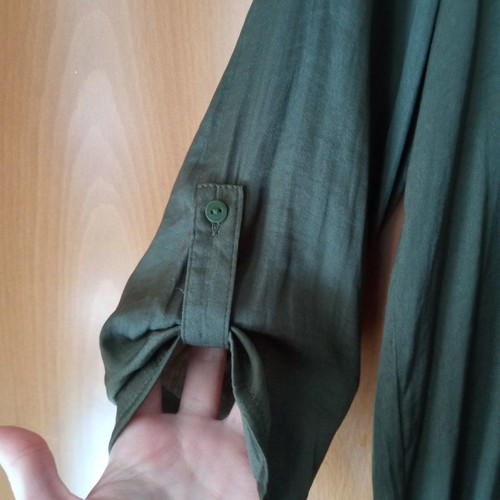Stradivarius khaki satin long loose shirt with 3/4 sleeve used, size S