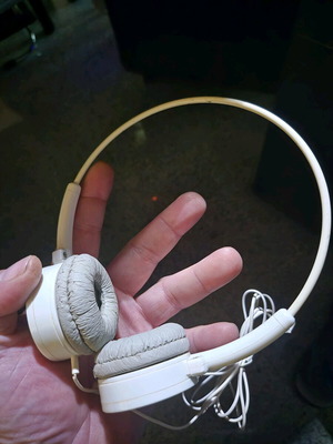 Salar EM300 headphones used, wired, white