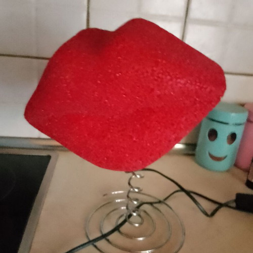Lamp with red lips ..pop art.