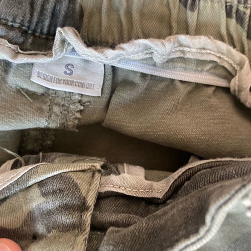 Women's jogger pants with camouflage pattern like new, size S