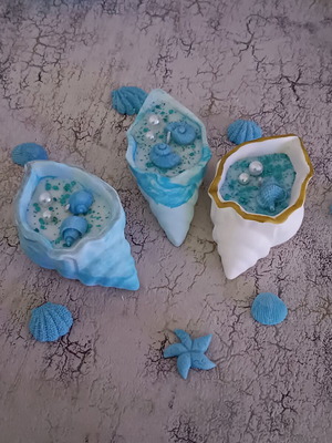 Handmade porcelain powder containers with plant-based aromatic candle ocean scent