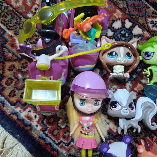 My Littlest Pet Shop Collection like new with Hasbro sets