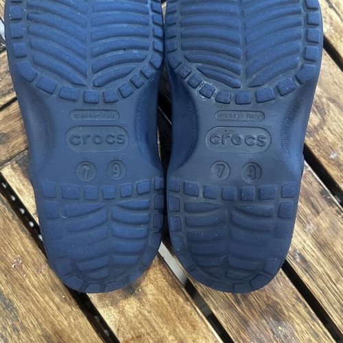 Crocs shoes size 37, blue