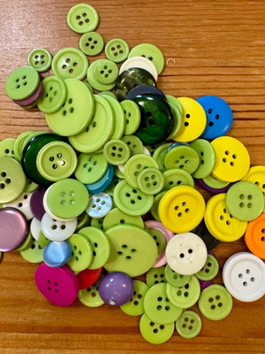 Buttons for crafts and regular use like new