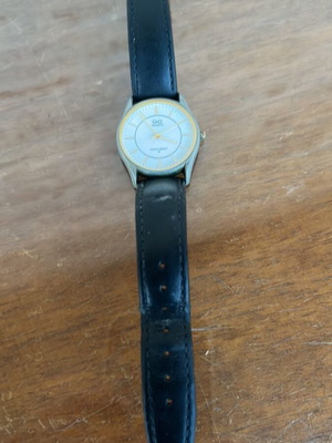 Vintage Q and Q unisex watch 22 cm leather strap used