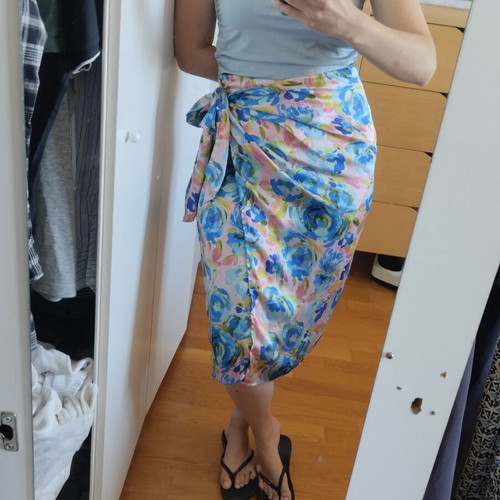 Vila satin floral midi skirt like new, small medium, pink multicolor