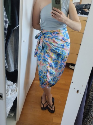 Vila satin floral midi skirt like new, small medium, pink multicolor