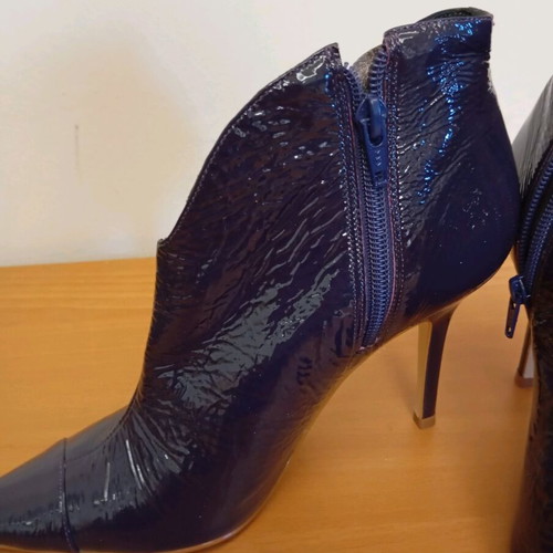 Beatrice ankle boots purple new size 39