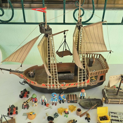 Playmobil Pirate Ship used with extra pirate raft