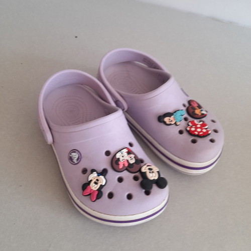 Crocs kids shoes lilac with Minnie and Mickey used, size J1 (EU 32-33)
