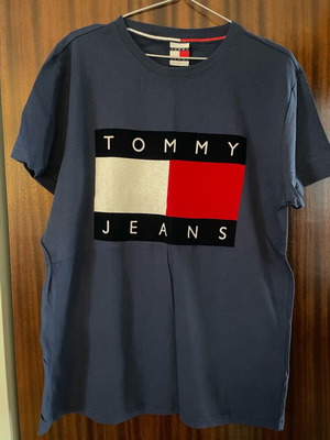 Κοντομάνικη μπλούζα Tommy Hilfiger καινούργια