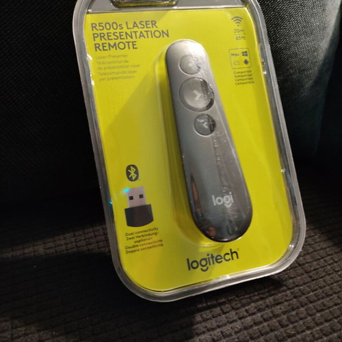 Logitech Presenter R500s with Red Laser and Slideshow Buttons