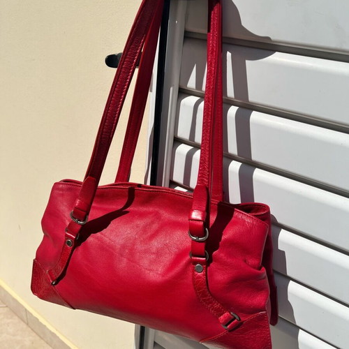 Guy Laroche shoulder bag red leather like new