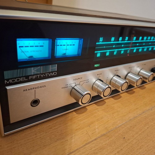 KLH Receiver Model 52 μεταχειρισμένος vintage ενισχυτής Hi-Fi με ξύλινη επένδυση