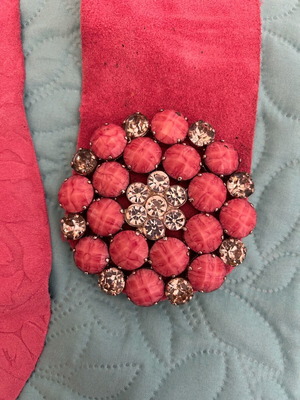 Women’s suede belt like new with luxurious buckle