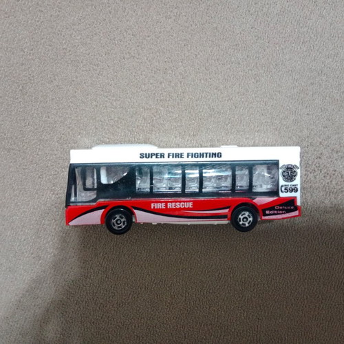 Toy bus small like new, collectible
