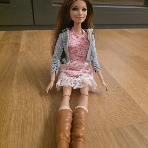 Barbie Dreamhouse Glam Luxe Teresa Doll 2012 Mattel like new