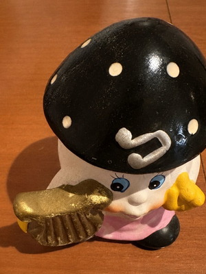 Ceramic mushroom-shaped money box decorative figure