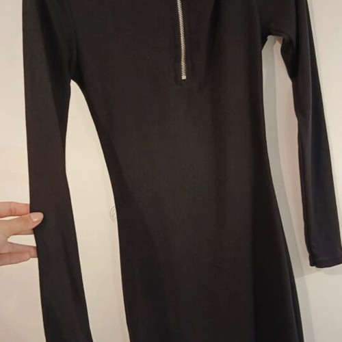 Short long-sleeve dress with zipper like new, black rib fabric