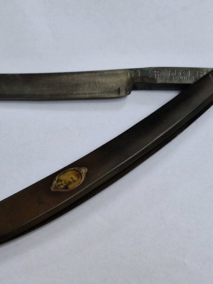 Tiger Solingen straight razor used with photo on handle