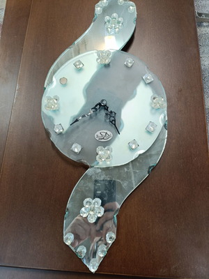 Handmade wall clock unique, like new, analog
