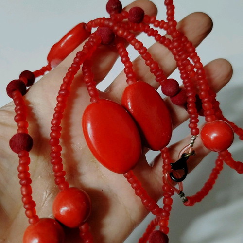 Necklace with ceramic beads new, length 116 centimeters
