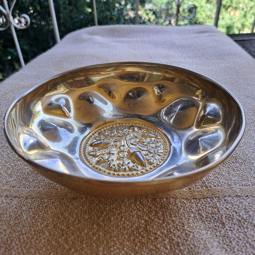 Vintage gilded brass fondue bowl with embossed designs like new