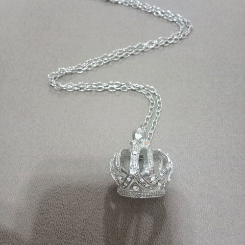 Crown necklace used, silver, 3D pendant with long chain