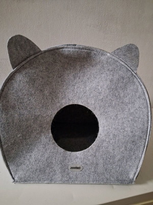 Cat bed like new, portable