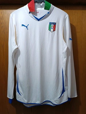 Italy National Football Team Away Long Sleeve Shirt used, size M