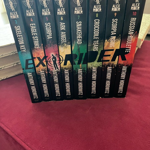 Alex Rider book series 3-10 like new, English, 8 volumes
